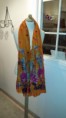 /album/bildgalleri-nyinkommet/orange-scarf-med-kattmotiv-pa-docka-1-jpg1/